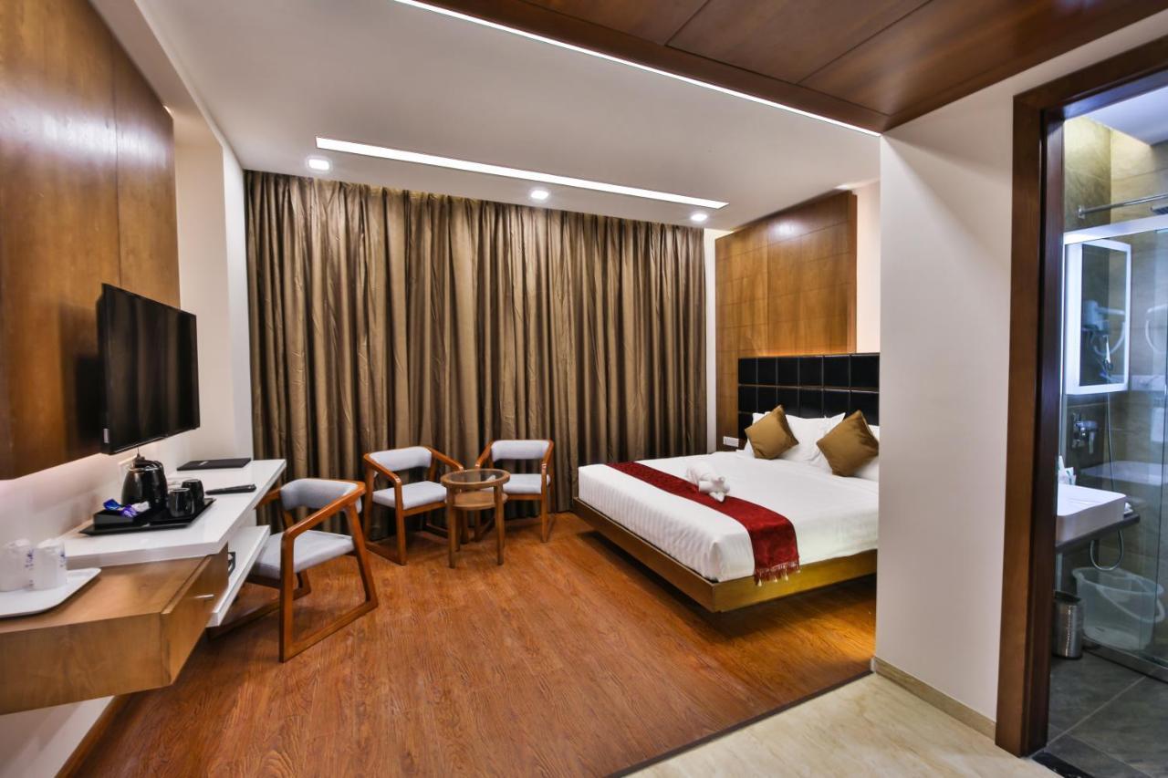 The Royal Grand Hotel Karur  ภายนอก รูปภาพ