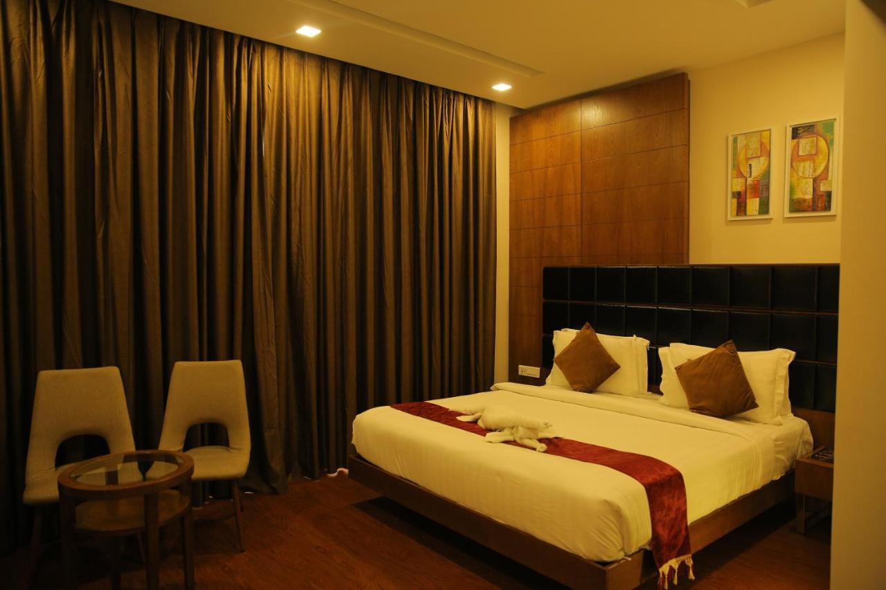 The Royal Grand Hotel Karur  ภายนอก รูปภาพ