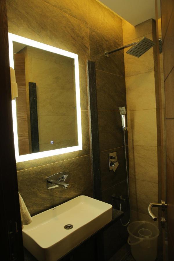 The Royal Grand Hotel Karur  ภายนอก รูปภาพ